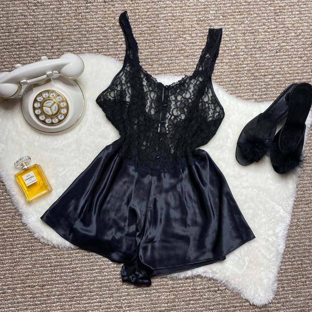 Vintage GOLD LABEL Victoria’s Secret Lingerie teddy/ bodysuit 😍